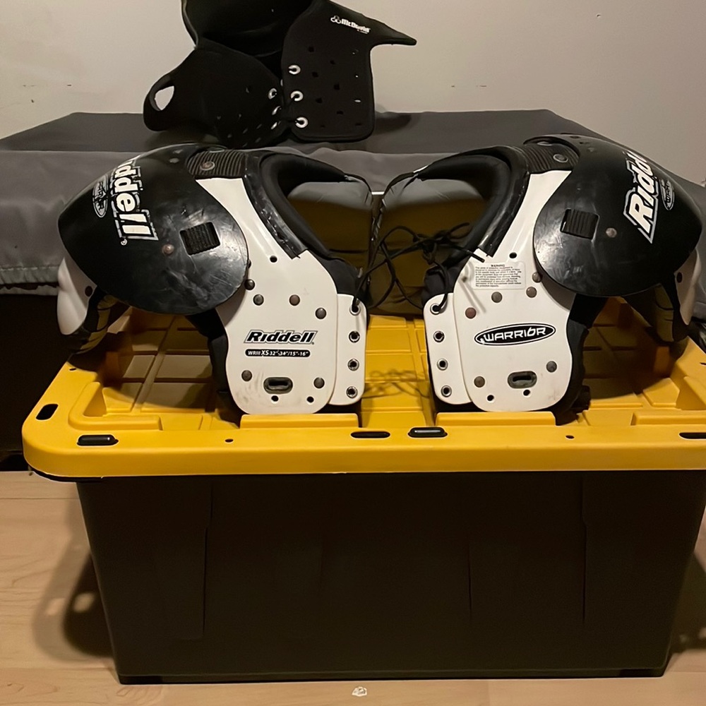 Riddell warrior shoulder pad